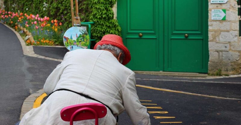 Giverny Village Walking Tour & Skip-the-Line to Monet Garden - What You’ll See in Monet’s Gardens