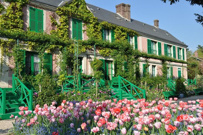 Giverny's House & Gardens plus Versailles Palace Day Trip with Lunch from Paris - The Balance of Guided and Free Time
