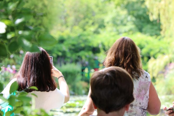 Giverny's House & Gardens plus Versailles Palace Day Trip with Lunch from Paris - Reviews Showcase Consistent Positives