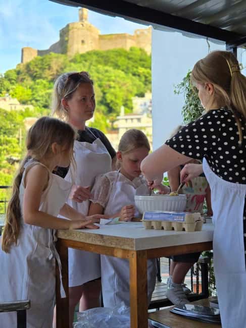 Gjirokastra: Friends, Family & FunVegetarian Cooking Class - Learning Traditional Gjirokastrian Vegetarian Dishes