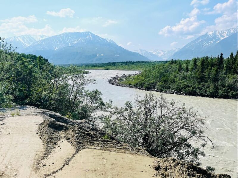 Glacial Lake, Waterfall and rainforest. Beauty of Turnagain! - Key Points