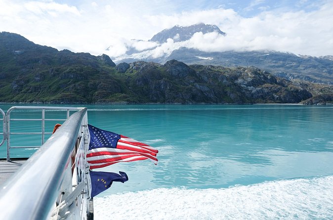 Glacier Bay Day Tour: Explore Tidewater Glaciers and Wildlife - Additional Inclusions: Lunch, Beverages, Restroom