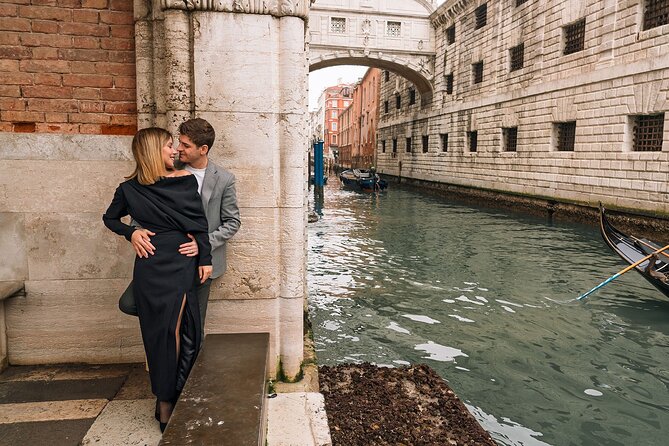 Glam photoshoot in hidden Venice! (up to 4) - Starting at Piazza San Marco and Exploring Iconic Venice