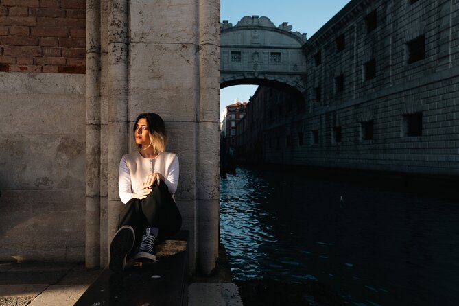 Glam photoshoot in hidden Venice! (up to 4) - Who Will Love This Tour?