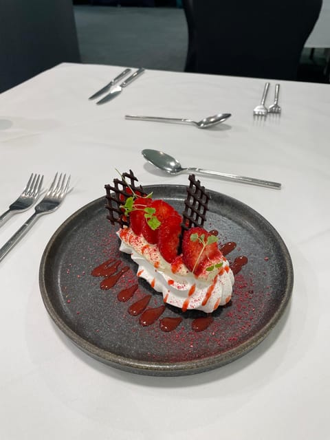 Glasgow: Celtic Park Number 7 Restaurant - Booking Flexibility and Practical Tips