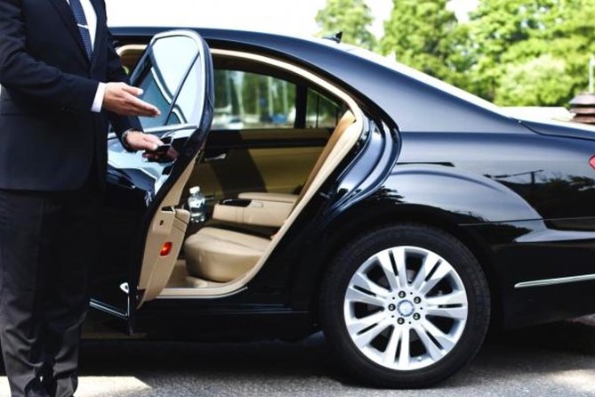 Glasgow (GLA) Airport to Glasgow City - Why Choose a Private Chauffeur for Your Glasgow Arrival