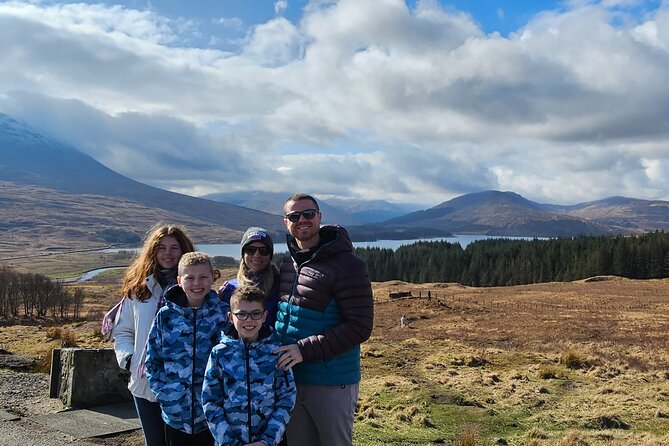 Glasgow: Glencoe & Oban Privately Guided Day Tour in Luxury MPV - Visiting the Quaint Village of Luss at Loch Lomond