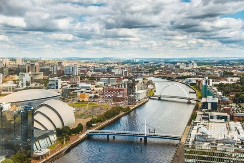 Glasgow: Must-See Attractions Guided Walking Tour - Strolling Along the River Clyde and Learning About Shipbuilding Heritage
