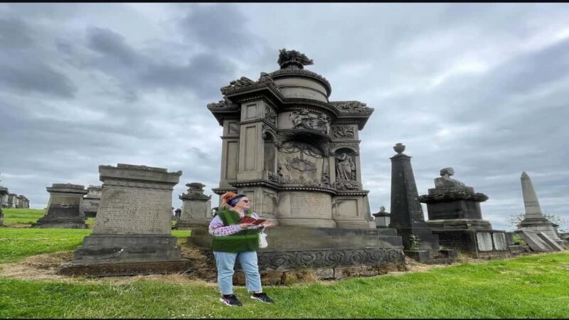 Glasgow Necropolis: Small Group Tour with Local Guide - Discover the Glasgow Necropolis with a Local Guide for $27