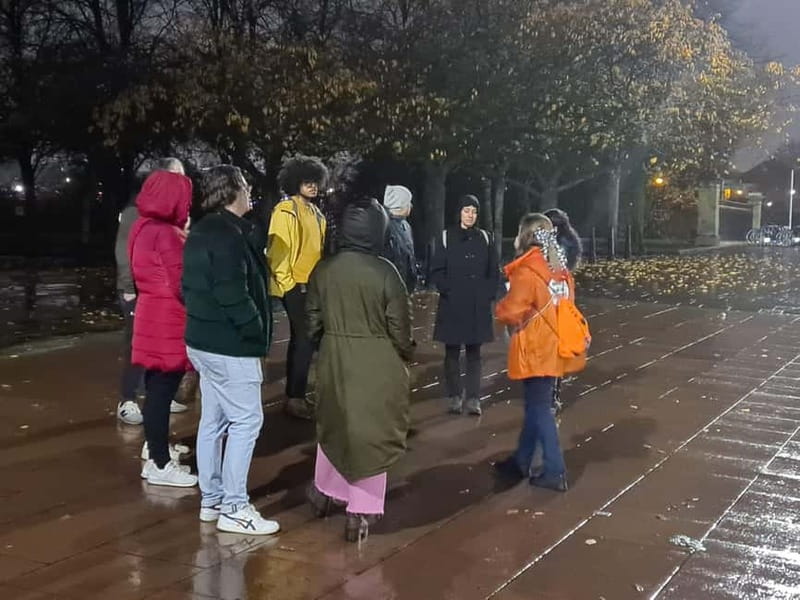 Glasgow: Private Dark Side Tour - The City Chambers and Merchant City’s Secrets