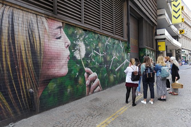 Glasgow Street Art Daily Walking Tour: 2pm - Exploring Murals Honoring Local Figures and Culture