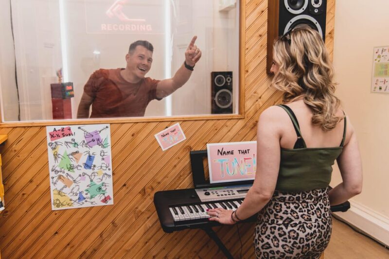 Glasgow: Stuck in the 90s... A Nostalgic Musical Escape Room - The 90s Nostalgia and Murder Mystery Blend