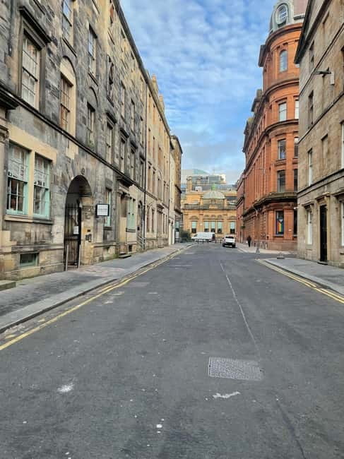 Glasgow: The streets with a Glaswegian guide: Walking Tour - Practical Details and Accessibility