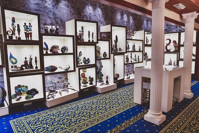 Glass Blowing Live Demo, Showroom visit and Artistic Glass gift! - What’s Included and What’s Not