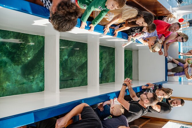 Glass boat tour Faana with swimming stop - Logistical Details and Group Size