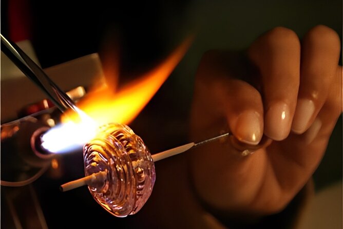 Glass Melting and Shaping with Flame with the Senior Glass Master - How the Flameworking Technique Is Explained
