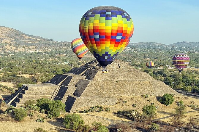 Globo Teotihuacan flight from Mexico City. - The 40-minute Hot Air Balloon Flight over Teotihuacan