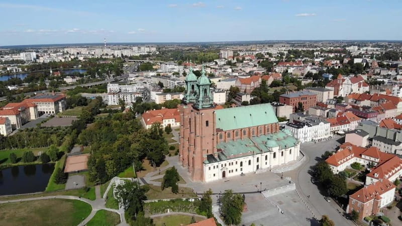 Gniezno Tour and Polish Food Experience - Key Points