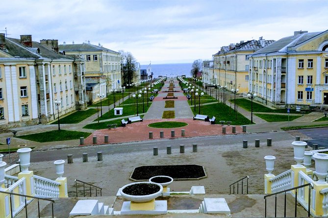 Go East Private 1 Day Trip to Russian Border - Discovering Narva’s Iconic Alexander’s Cathedral