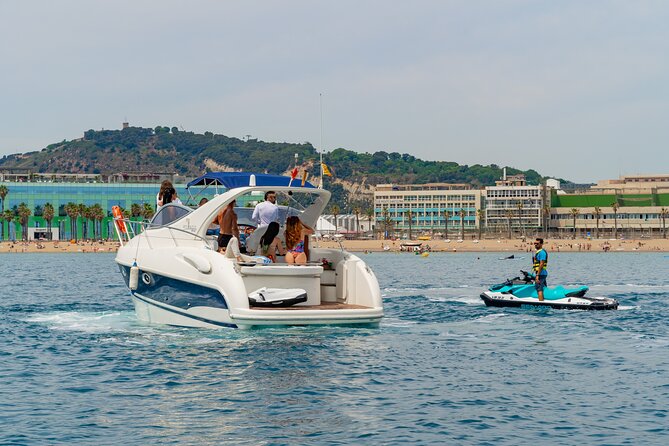 Gobbi Yacht Rental in Barcelona 9 Pax 2/4/8hs - Food, Drinks, and Entertainment Onboard