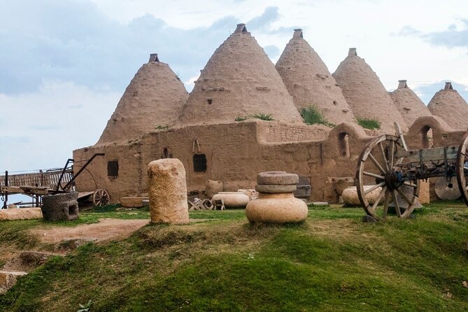 Gobeklitepe and Harran Day Trip from Istanbul - Discovering Harran’s Unique Architecture and History