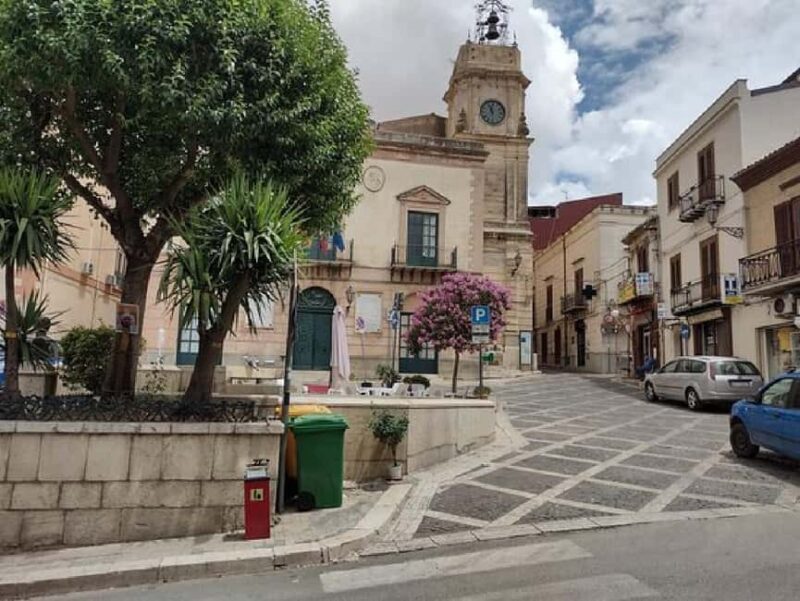 Godfathers tour in Corleone with Leoluca - The Underground Mafia Stories and Their Impact