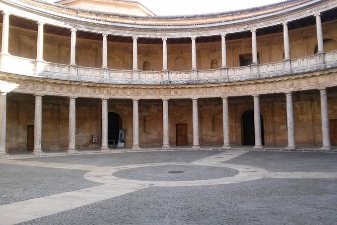 Going to Alhambra? 3 hrs Private Tour! Skip the long lines to visit the Alhambra - How the Guide Brings the Alhambra to Life