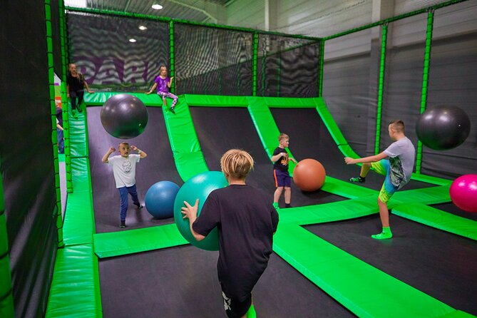 GOjump MEGAPARK Kraków-Sikorki - 1 hour Trampoline Park ticket - Exciting 1-Hour Trampoline Adventure at GOjump MEGAPARK Kraków-Sikorki
