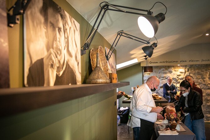 Gold tasting in the Oil Mill in Umbria - Surprising Flavors and Unusual Pairings
