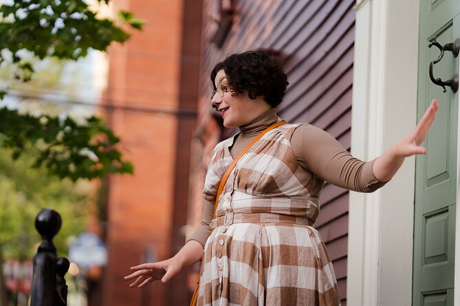 Golden Age to Gilded Age Newport's Transformation Walking Tour - Historic Sites and Cultural Institutions