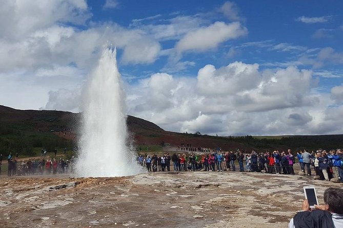 Golden Circle Express. Private Tour from Reykjavik - Visiting the Geysers of Haukadalur and Watching Strokkur Erupt
