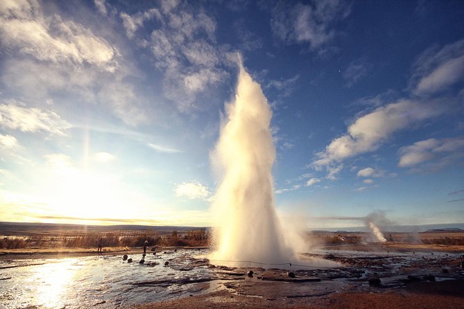 Golden Circle & Kerið Day Tour by Minibus from Reykjavik - Witnessing the Geysir Eruption at Geysir Geothermal Area
