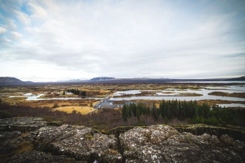 Golden Circle & Northern Lights Winter Small Group Tour - Exploring Thingvellir National Park