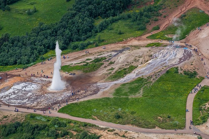 Golden Circle Super Jeep Tour and Snowmobiling from Reykjavik - Logistics and Group Size