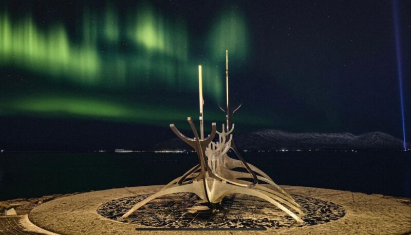 Golden Circle - Discovering Iceland’s Historic and Geothermal Marvels at Thingvellir National Park