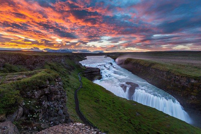 Golden Circle Tour and Evening Northern Lights Cruise from Reykjavik - Discover the Golden Circle and Nighttime Northern Lights Cruise from Reykjavik for $197.55