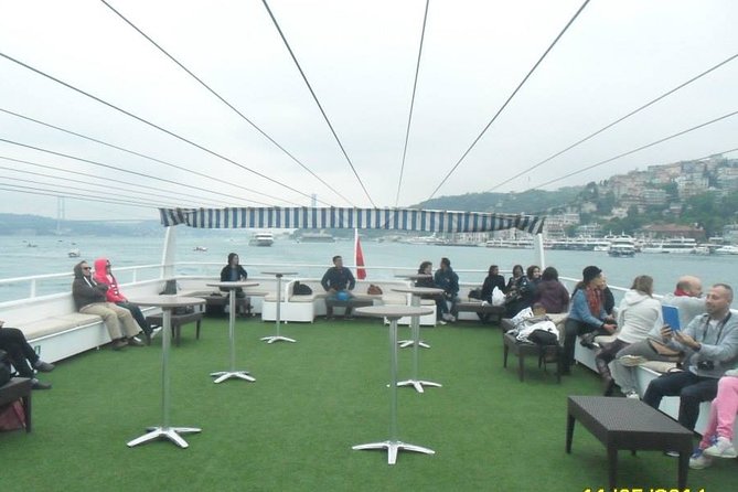 Golden Horn and Bosphorus Boat Tour in Istanbul - Food, Drinks, and Onboard Experience