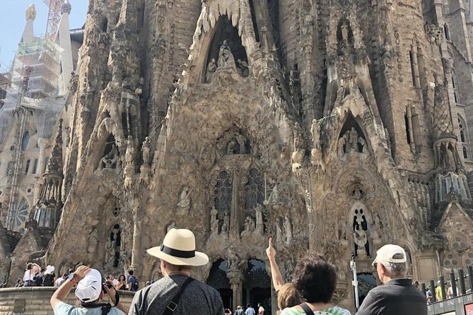 Golden Hour in Gaudi's Sagrada Familia with expert Guide - Key Points