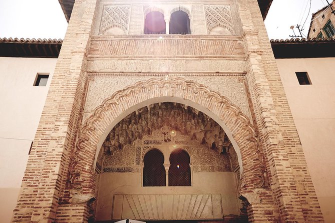 Golden Hour in Granada: Sunset Walking Tour with Play Granada - Admiring the Mirador de San Nicolas