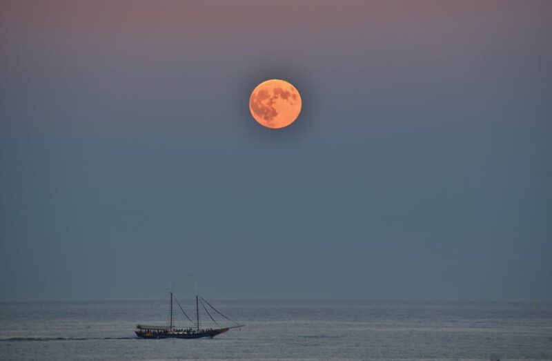 GOLDEN HOUR: SUNSET IN THE COSTA BRAVA - Swimming and Snorkeling Near the Islands