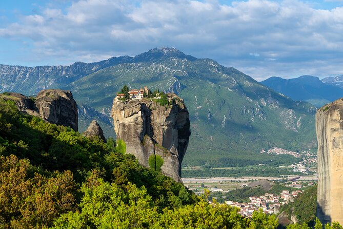 Golden Sunrise Meteora Private Photo Tour - Comparing This Tour to Other Meteora Experiences