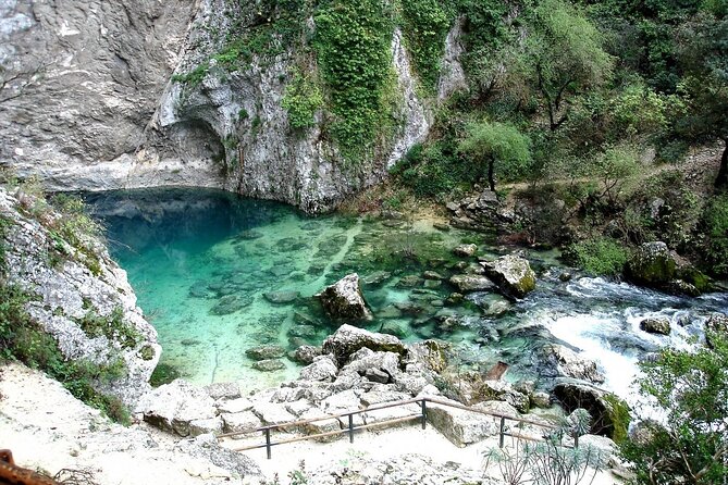 Gordes, Roussillon(+ Ochre Trail) & Fontaine de Vaucluse - Exploring Roussillon: Village of Color