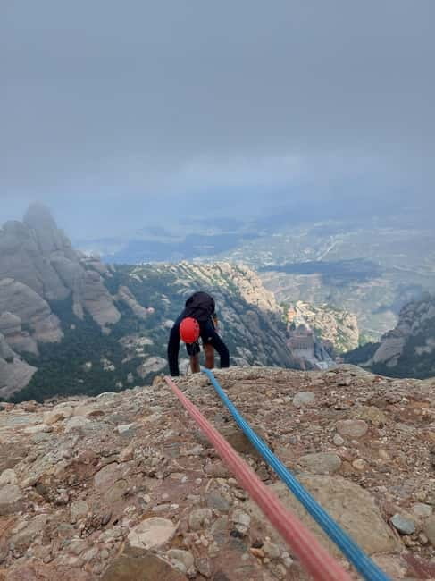 Gorros de Montserrat: climb and enjoy the magical mountain from its peaks. - The Experience Provider: Prestiadventures