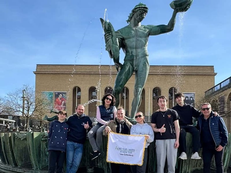 Gothenburg: City Highlights Bike Tour with Transfer - Key Points