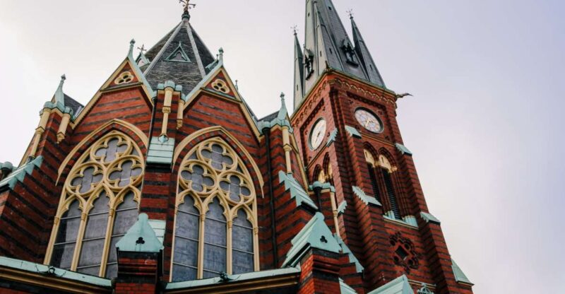 Gothenburg: Express Walk with a Local in 60 minutes - Exploring Gothenburg’s Quirky Fish Church