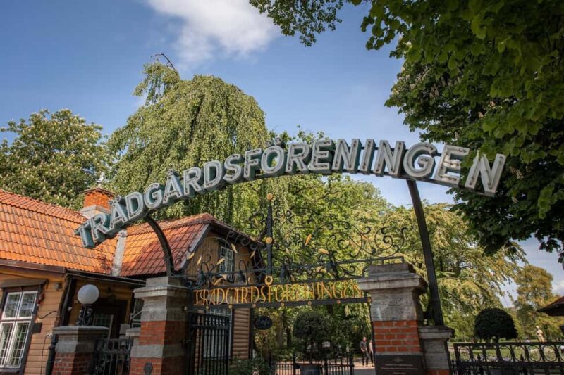 Gothenburg: Guided Walking Tour of the Main Landmarks - Passing Through Drottningtorget and Brunnsparken