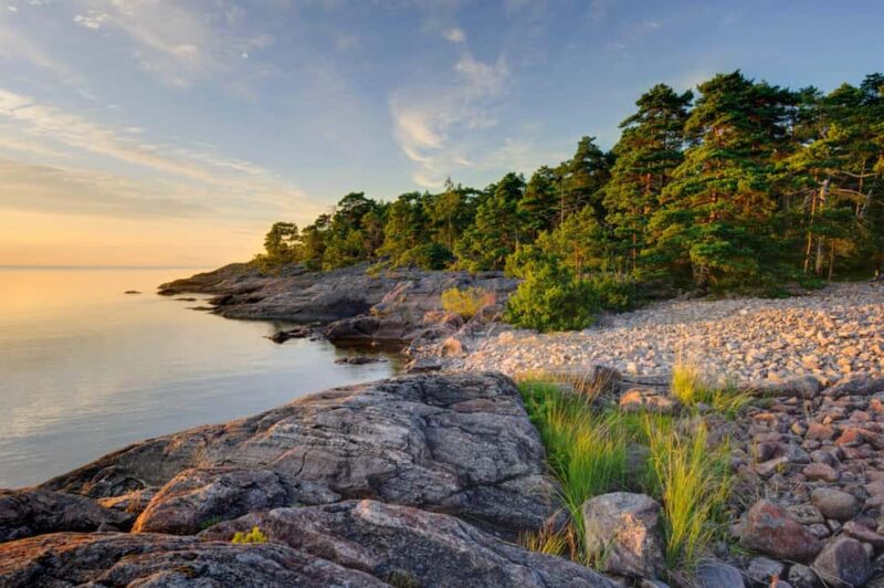 Gothenburg: Private Day Trip to Lake Vänern & Läckö Castle - Key Points