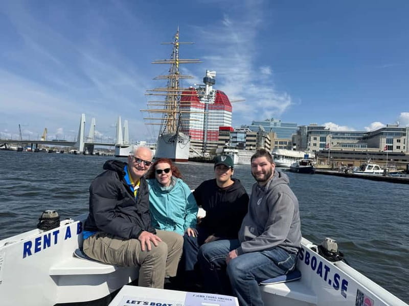 Gothenburg: Private Göta Älv Boat Tour with Pickup - Exploring Gothenburg’s Landmarks from the Water