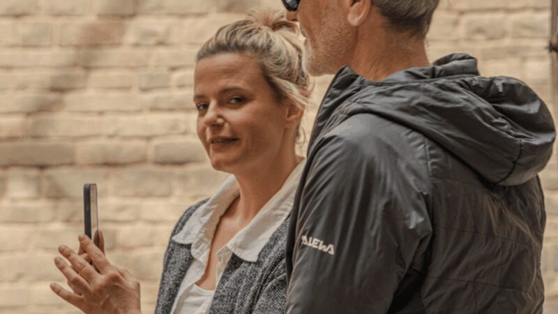 Gothic Quarter and Born District: Photographic Workshop - Discovering Political and Cultural Symbols in Plaza Sant Felip Neri