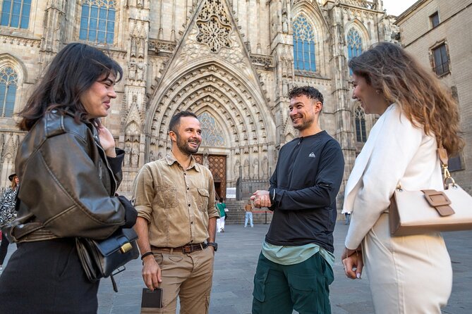 Gothic Quarter & El Born Private Tour: Origins of Barcelona - Exploring the Vibrant Mercado de Santa Caterina